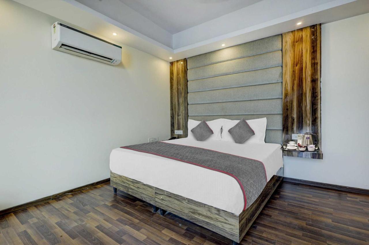 Townhouse Golden King Hotel New Delhi Bagian luar foto