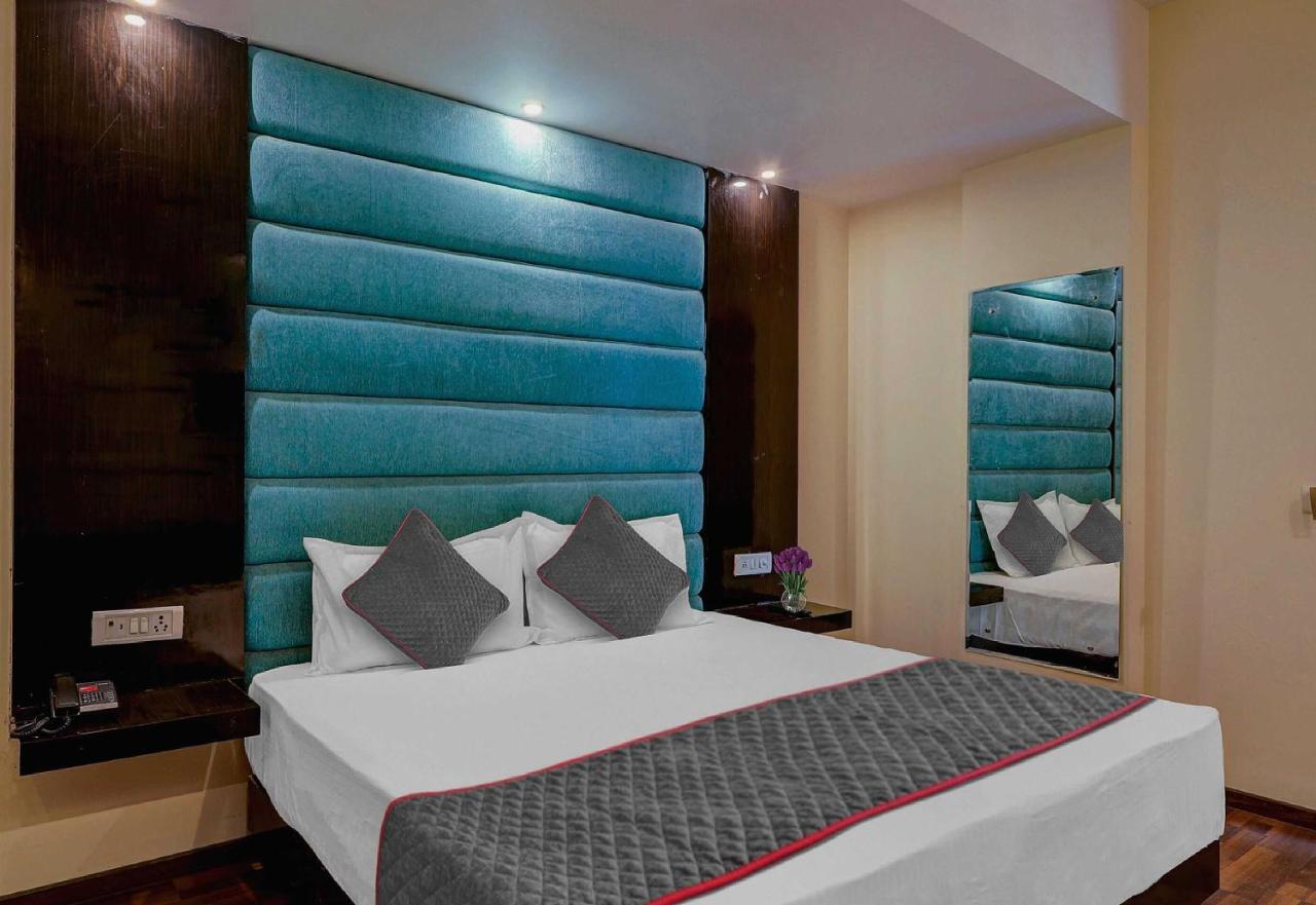 Townhouse Golden King Hotel New Delhi Bagian luar foto