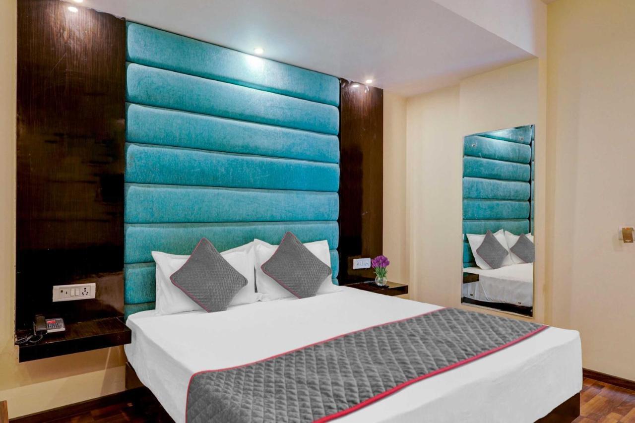 Townhouse Golden King Hotel New Delhi Bagian luar foto