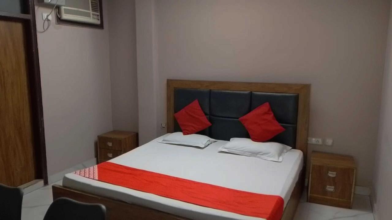 Townhouse Golden King Hotel New Delhi Bagian luar foto