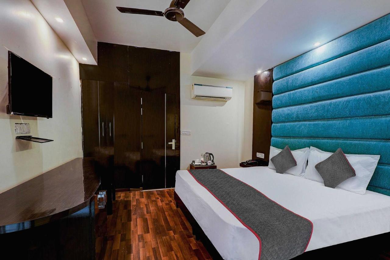 Townhouse Golden King Hotel New Delhi Bagian luar foto