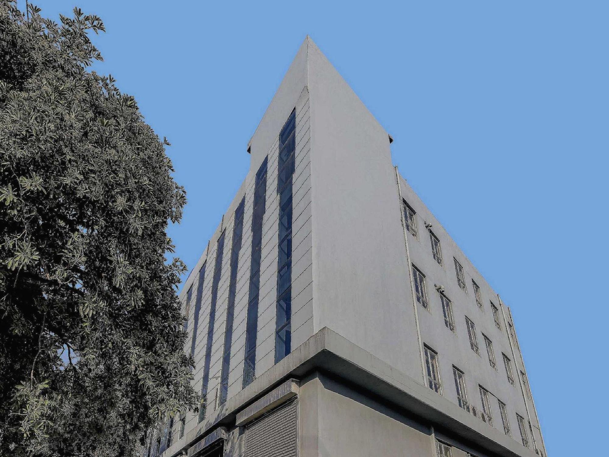 Townhouse Golden King Hotel New Delhi Bagian luar foto